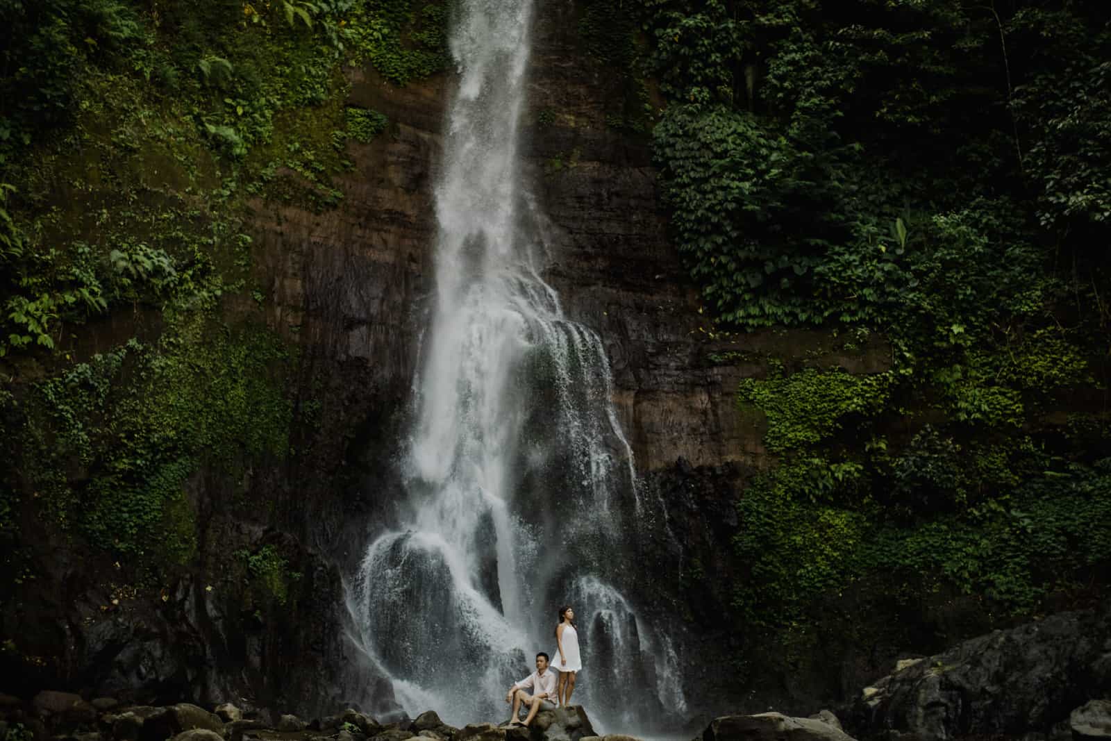 cliff choong destination portrait and wedding photographer malaysia kuala lumpur bali adventure sea waterfall prewedding shots bride and groom boat on the water