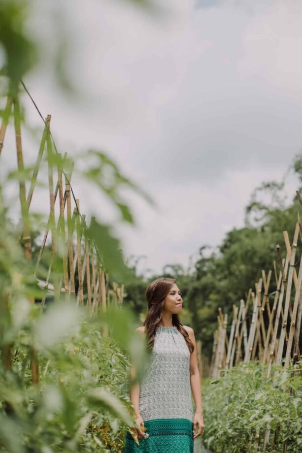 ULUN DANU BERATAN TEMPLE AND LAKE BERATAN cliff choong destination portrait and wedding photographer malaysia kuala lumpur bali adventure sea waterfall prewedding shots bride and groom boat on the water