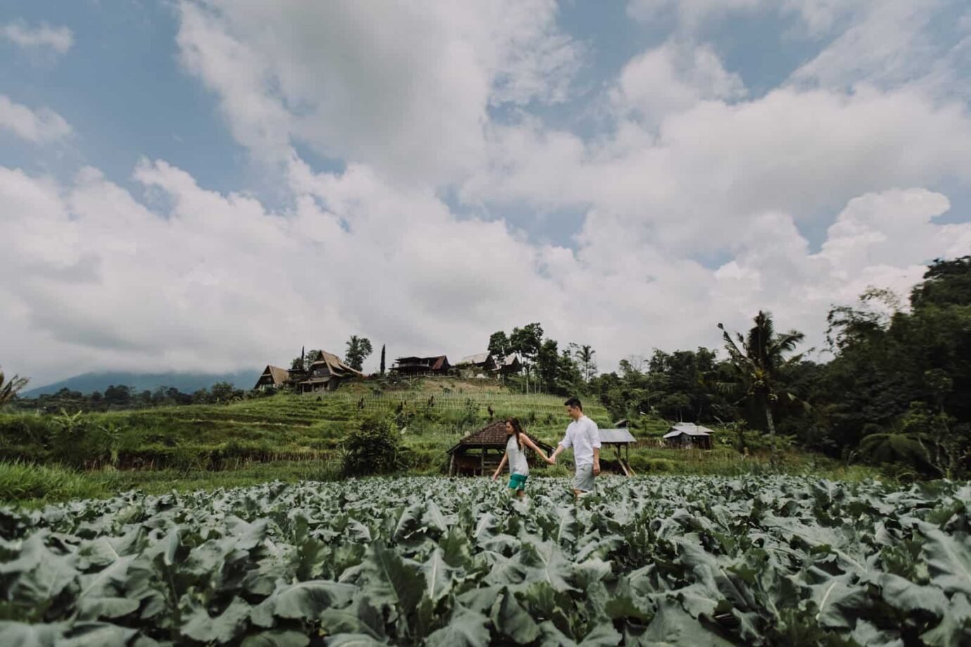 ULUN DANU BERATAN TEMPLE AND LAKE BERATAN cliff choong destination portrait and wedding photographer malaysia kuala lumpur bali adventure sea waterfall prewedding shots bride and groom boat on the water