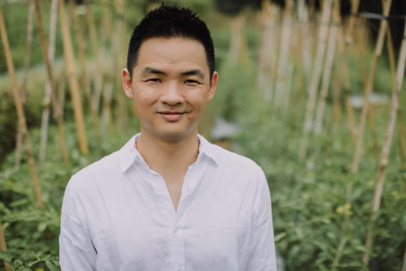 ULUN DANU BERATAN TEMPLE AND LAKE BERATAN cliff choong destination portrait and wedding photographer malaysia kuala lumpur bali adventure sea waterfall prewedding shots bride and groom boat on the water