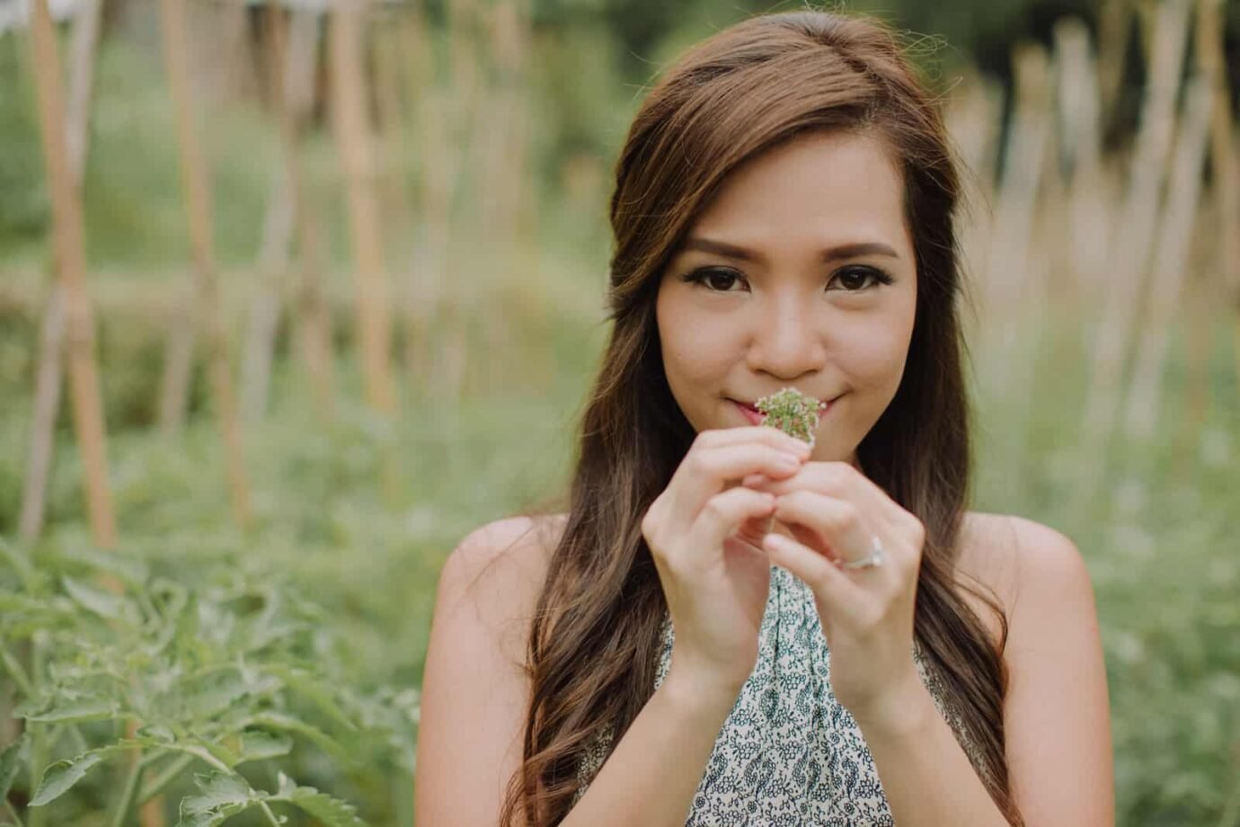 ULUN DANU BERATAN TEMPLE AND LAKE BERATAN cliff choong destination portrait and wedding photographer malaysia kuala lumpur bali adventure sea waterfall prewedding shots bride and groom boat on the water