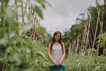 ULUN DANU BERATAN TEMPLE AND LAKE BERATAN cliff choong destination portrait and wedding photographer malaysia kuala lumpur bali adventure sea waterfall prewedding shots bride and groom boat on the water