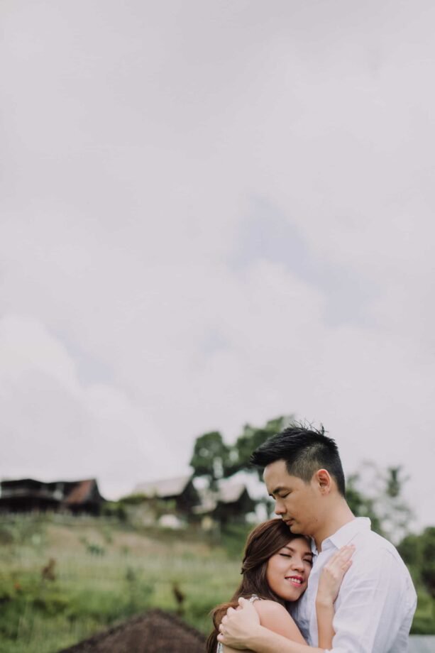 ULUN DANU BERATAN TEMPLE AND LAKE BERATAN cliff choong destination portrait and wedding photographer malaysia kuala lumpur bali adventure sea waterfall prewedding shots bride and groom boat on the water