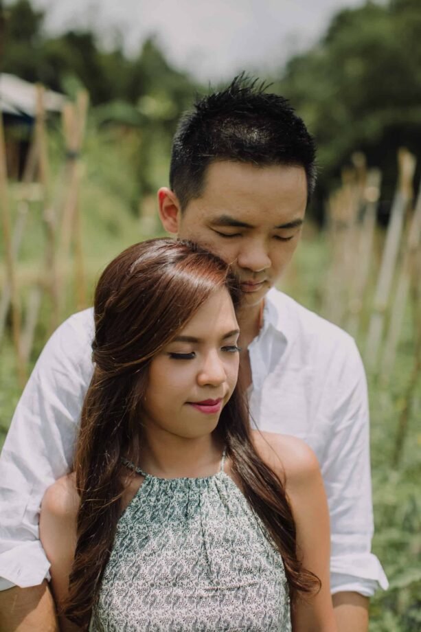 ULUN DANU BERATAN TEMPLE AND LAKE BERATAN cliff choong destination portrait and wedding photographer malaysia kuala lumpur bali adventure sea waterfall prewedding shots bride and groom boat on the water