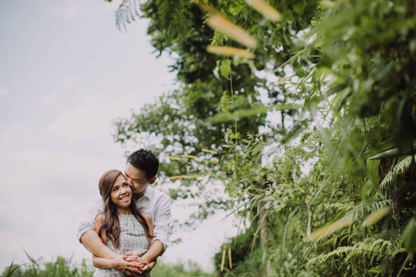 ULUN DANU BERATAN TEMPLE AND LAKE BERATAN cliff choong destination portrait and wedding photographer malaysia kuala lumpur bali adventure sea waterfall prewedding shots bride and groom boat on the water