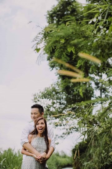 ULUN DANU BERATAN TEMPLE AND LAKE BERATAN cliff choong destination portrait and wedding photographer malaysia kuala lumpur bali adventure sea waterfall prewedding shots bride and groom boat on the water