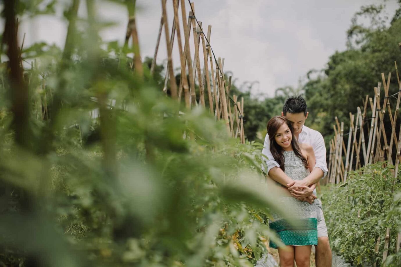 ULUN DANU BERATAN TEMPLE AND LAKE BERATAN cliff choong destination portrait and wedding photographer malaysia kuala lumpur bali adventure sea waterfall prewedding shots bride and groom boat on the water