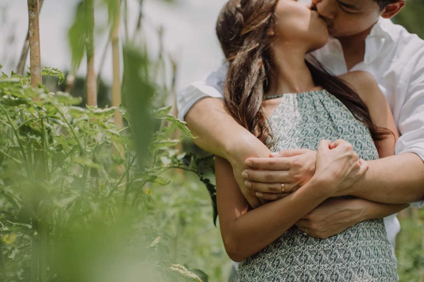 ULUN DANU BERATAN TEMPLE AND LAKE BERATAN cliff choong destination portrait and wedding photographer malaysia kuala lumpur bali adventure sea waterfall prewedding shots bride and groom boat on the water