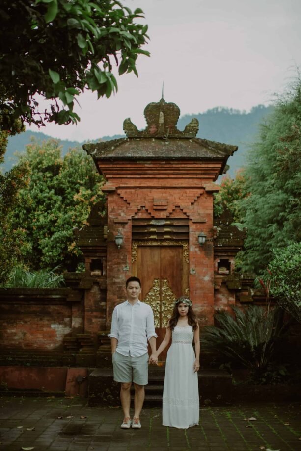 cliff choong destination portrait and wedding photographer malaysia kuala lumpur bali adventure sea waterfall prewedding shots bride and groom boat on the waterULUN DANU BERATAN TEMPLE AND LAKE BERATAN