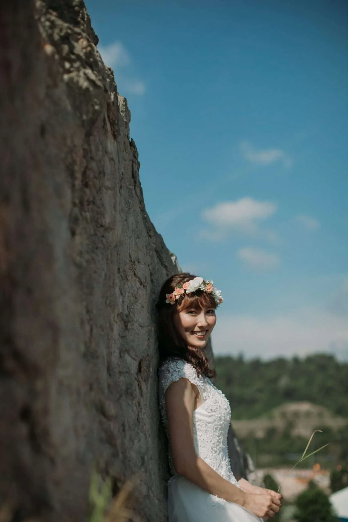 cliff choong destination portrait and wedding photographer malaysia kuala lumpur prewedding sunset golden sunrise shots bride and groom mountain in the city couple kiss romantic intimate moment scene couple woods casual couple portrait outdoor shots