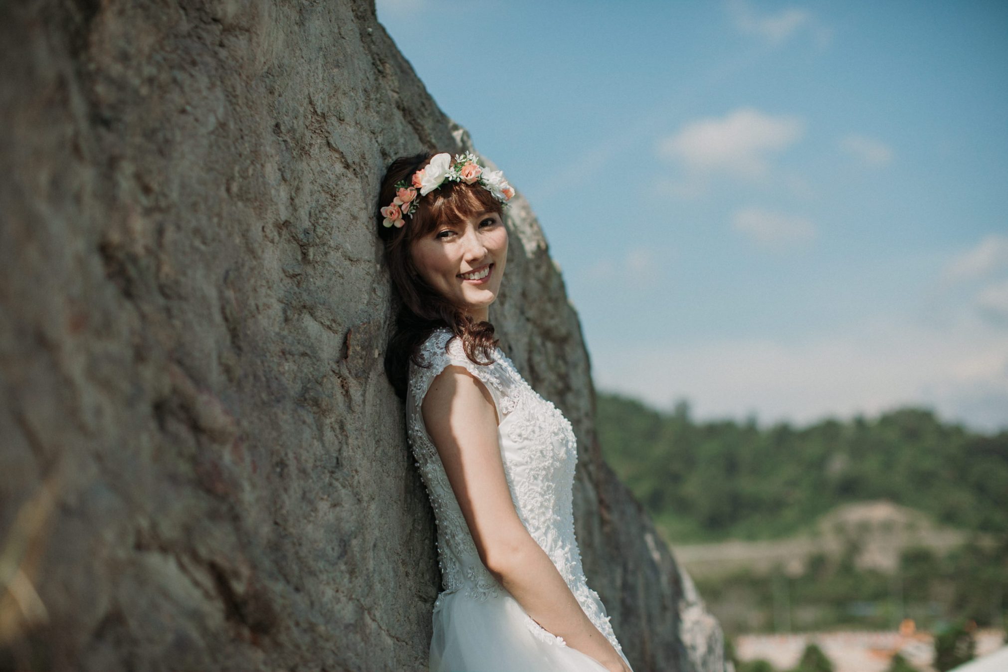 cliff choong destination portrait and wedding photographer malaysia kuala lumpur prewedding sunset golden sunrise shots bride and groom mountain in the city couple kiss romantic intimate moment scene couple woods casual couple portrait outdoor shots