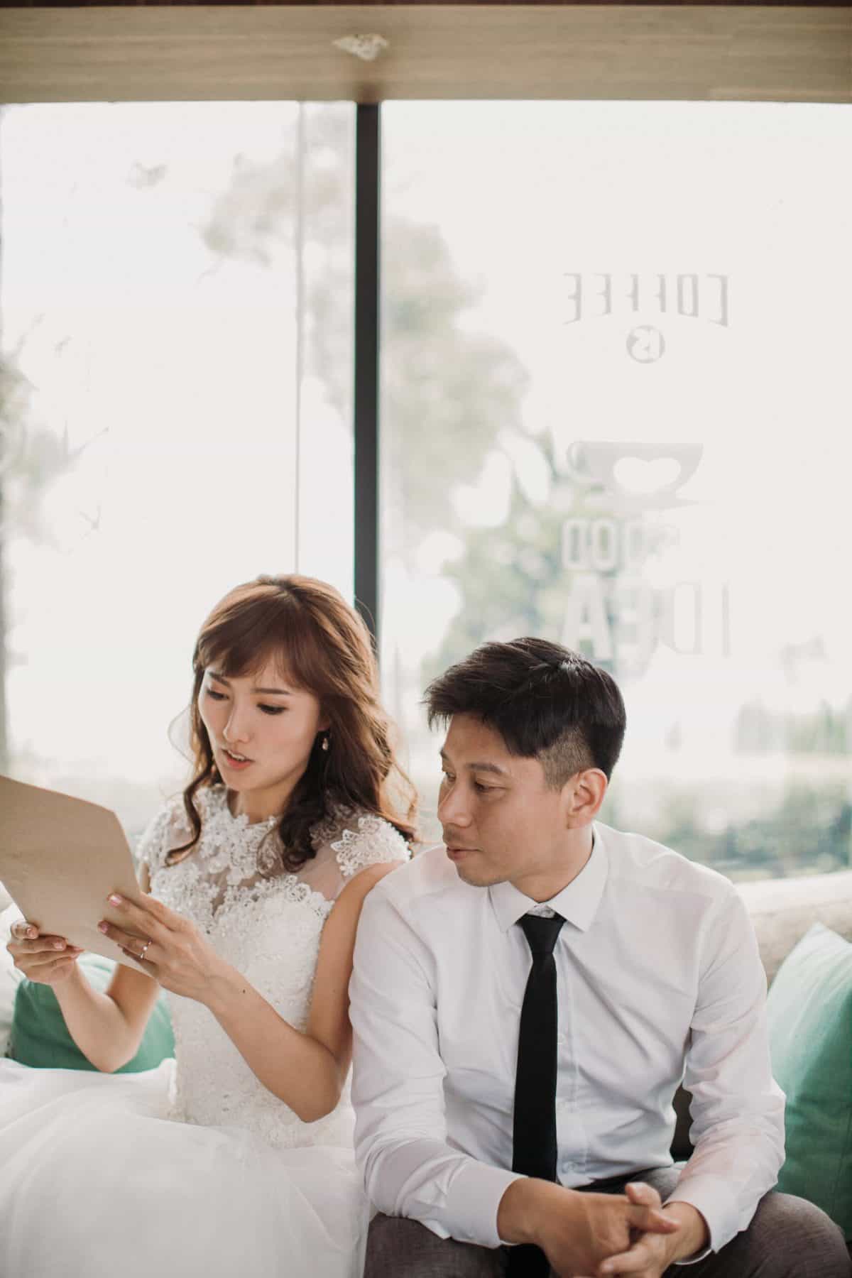 cliff choong destination portrait and wedding photographer malaysia kuala lumpur prewedding sunset golden sunrise shots bride and groom mountain in the city couple kiss romantic intimate moment scene couple woods casual couple portrait cafe indoor shots