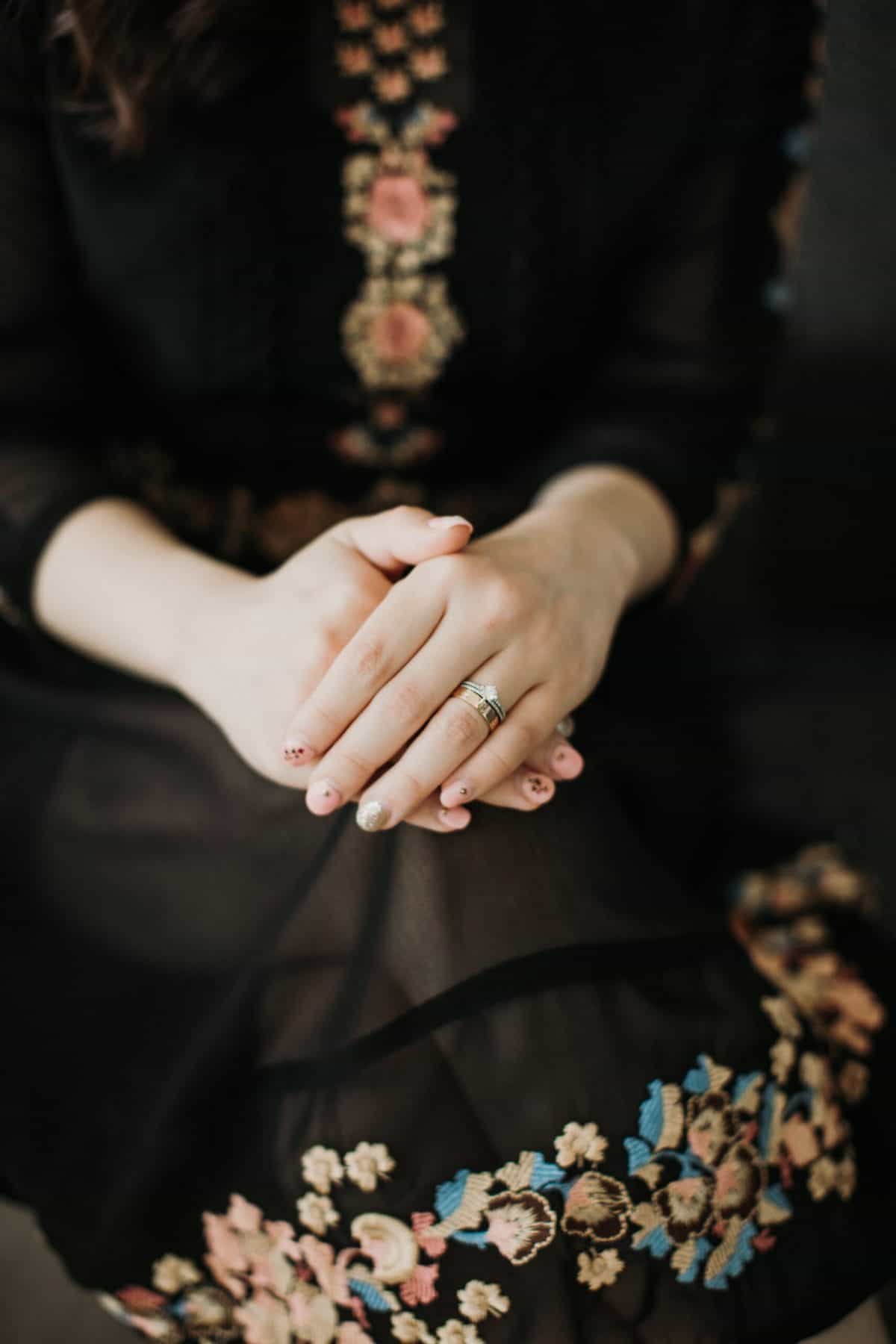 cliff choong destination portrait and wedding photographer malaysia kuala lumpur prewedding sunset golden sunrise shots bride and groom melaka desert couple kiss romantic intimate moment scene putrajaya arab couple woods casual couple portrait indoor shots