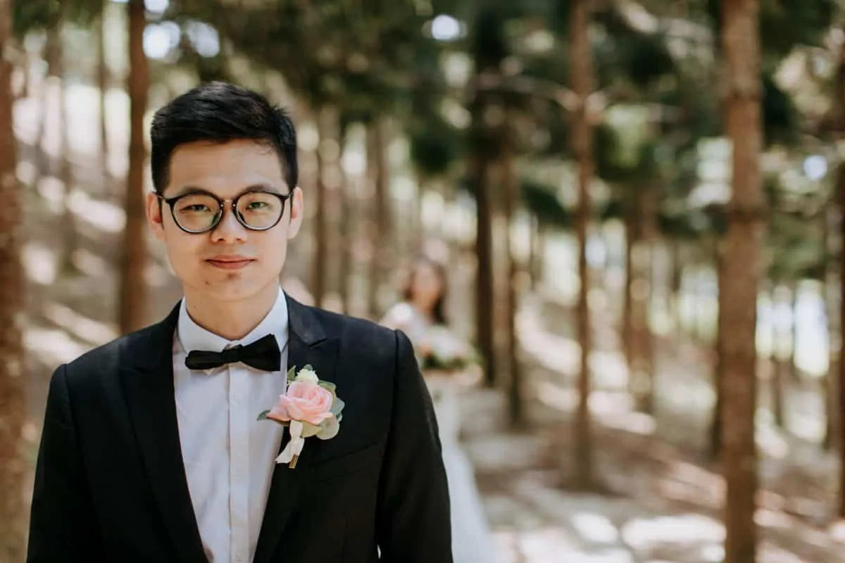 cliff choong destination portrait and wedding photographer malaysia kuala lumpur prewedding sunset golden sunrise shots bride and groom melaka desert couple kiss romantic intimate moment scene putrajaya arab couple woods casual couple portrait indoor shots