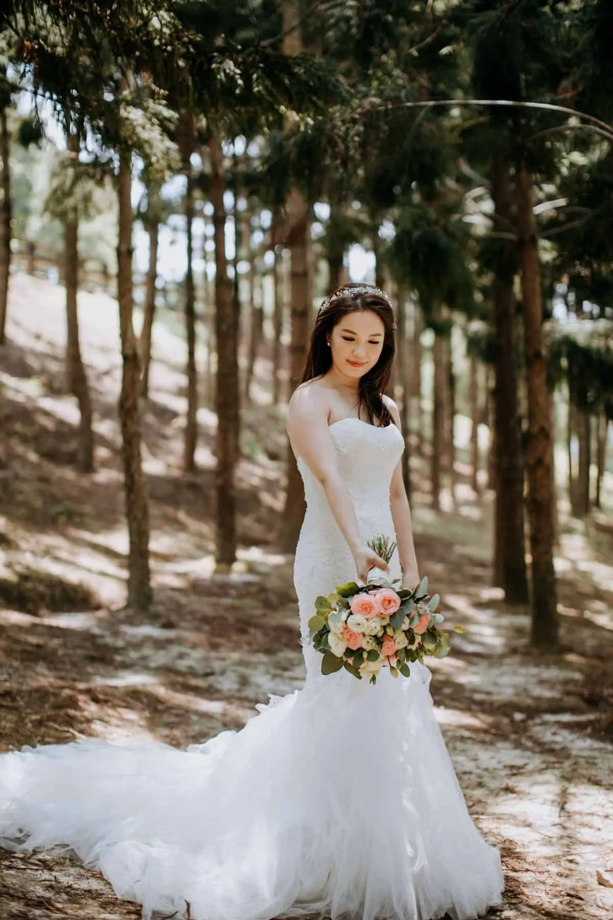 cliff choong destination portrait and wedding photographer malaysia kuala lumpur prewedding sunset golden sunrise shots bride and groom melaka desert couple kiss romantic intimate moment scene putrajaya arab couple woods casual couple portrait indoor shots