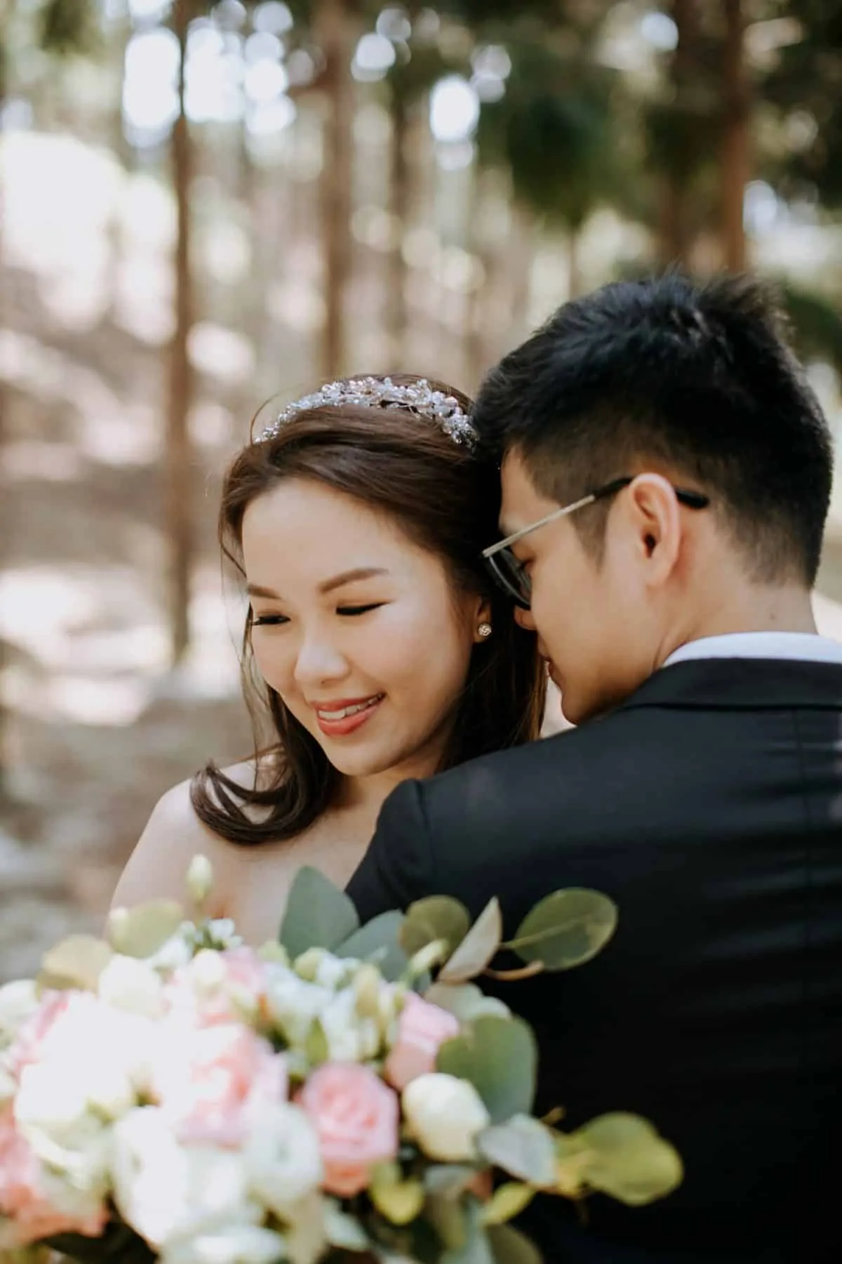 cliff choong destination portrait and wedding photographer malaysia kuala lumpur prewedding sunset golden sunrise shots bride and groom melaka desert couple kiss romantic intimate moment scene putrajaya arab couple woods casual couple portrait indoor shots