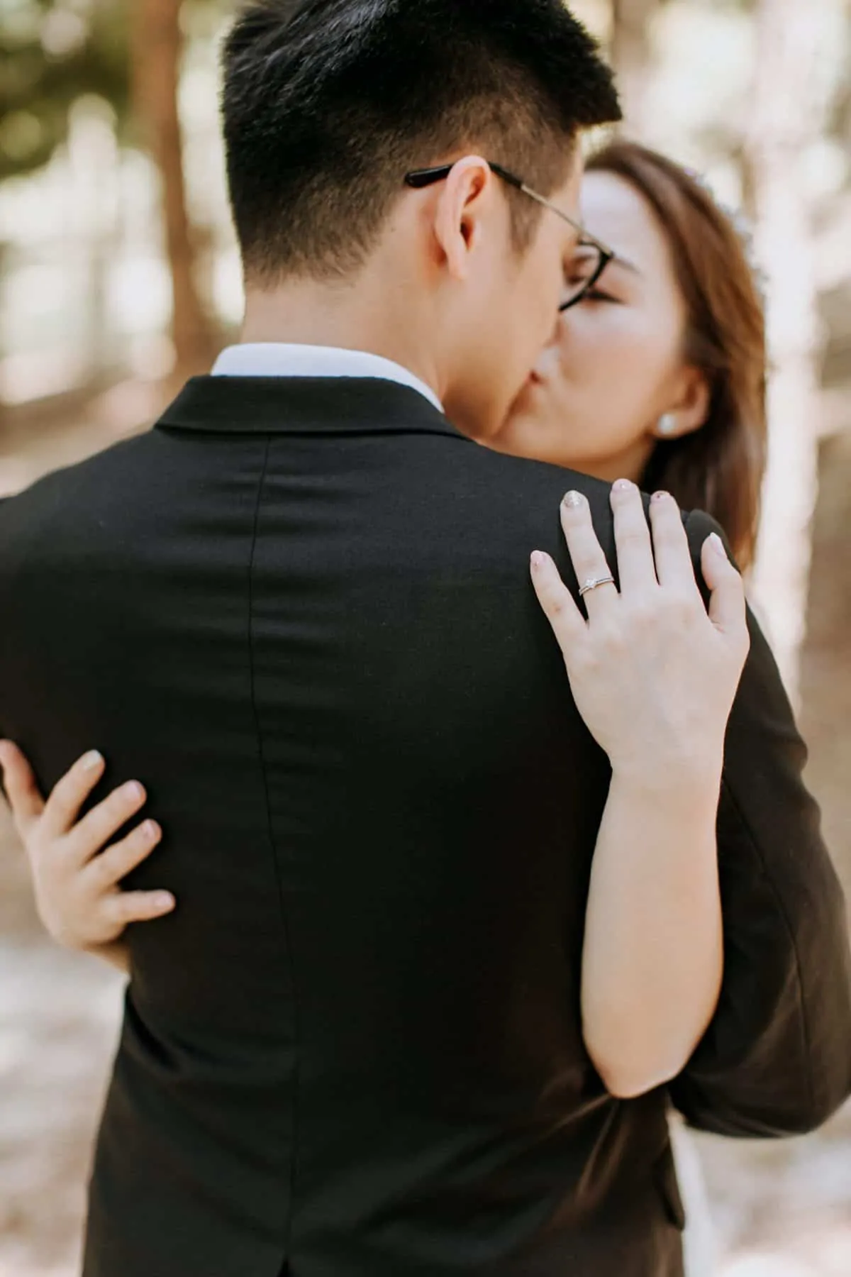 cliff choong destination portrait and wedding photographer malaysia kuala lumpur prewedding sunset golden sunrise shots bride and groom melaka desert couple kiss romantic intimate moment scene putrajaya arab couple woods casual couple portrait indoor shots