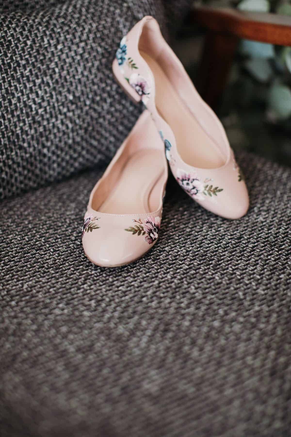 cliff choong destination portrait and wedding photographer malaysia kuala lumpur prewedding sunset golden sunrise shots bride and groom melaka desert couple kiss romantic intimate moment scene putrajaya arab couple woods casual couple portrait indoor shots