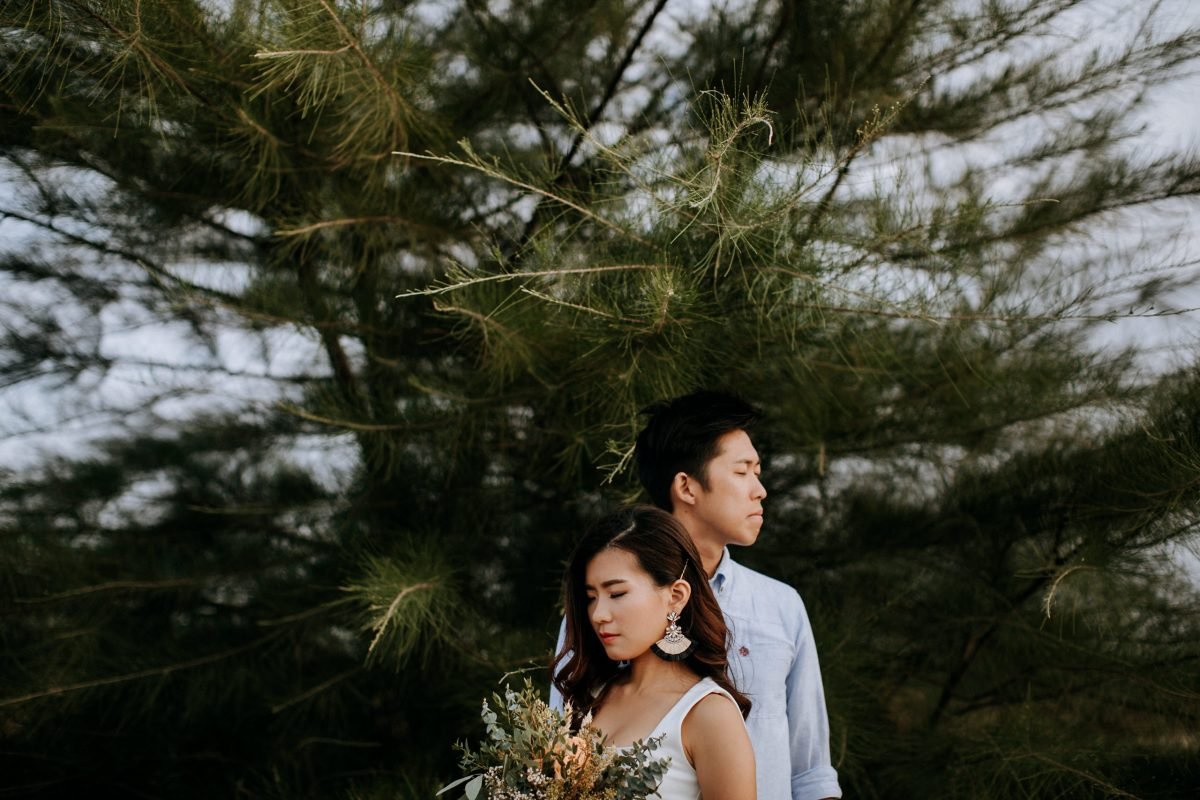 cliff choong destination portrait and wedding photographer malaysia kuala lumpur prewedding sunset golden sunrise shots bride and groom melaka desert couple kiss romantic intimate moment scene white sands