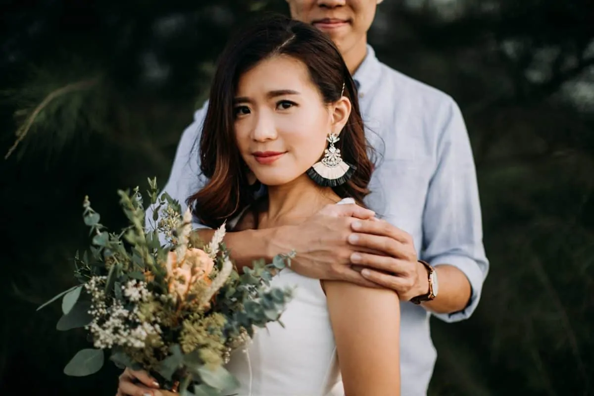 cliff choong destination portrait and wedding photographer malaysia kuala lumpur prewedding sunset golden sunrise shots bride and groom melaka desert couple kiss romantic intimate moment scene white sands