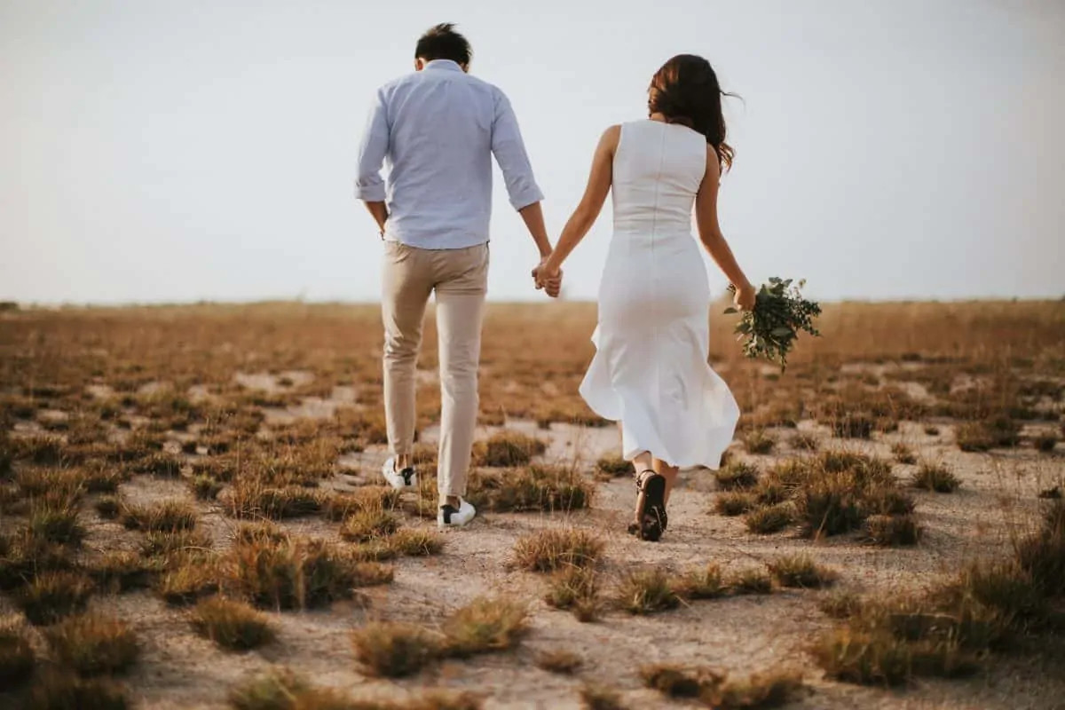 cliff choong destination portrait and wedding photographer malaysia kuala lumpur prewedding sunset golden sunrise shots bride and groom melaka desert couple kiss romantic intimate moment scene white sands