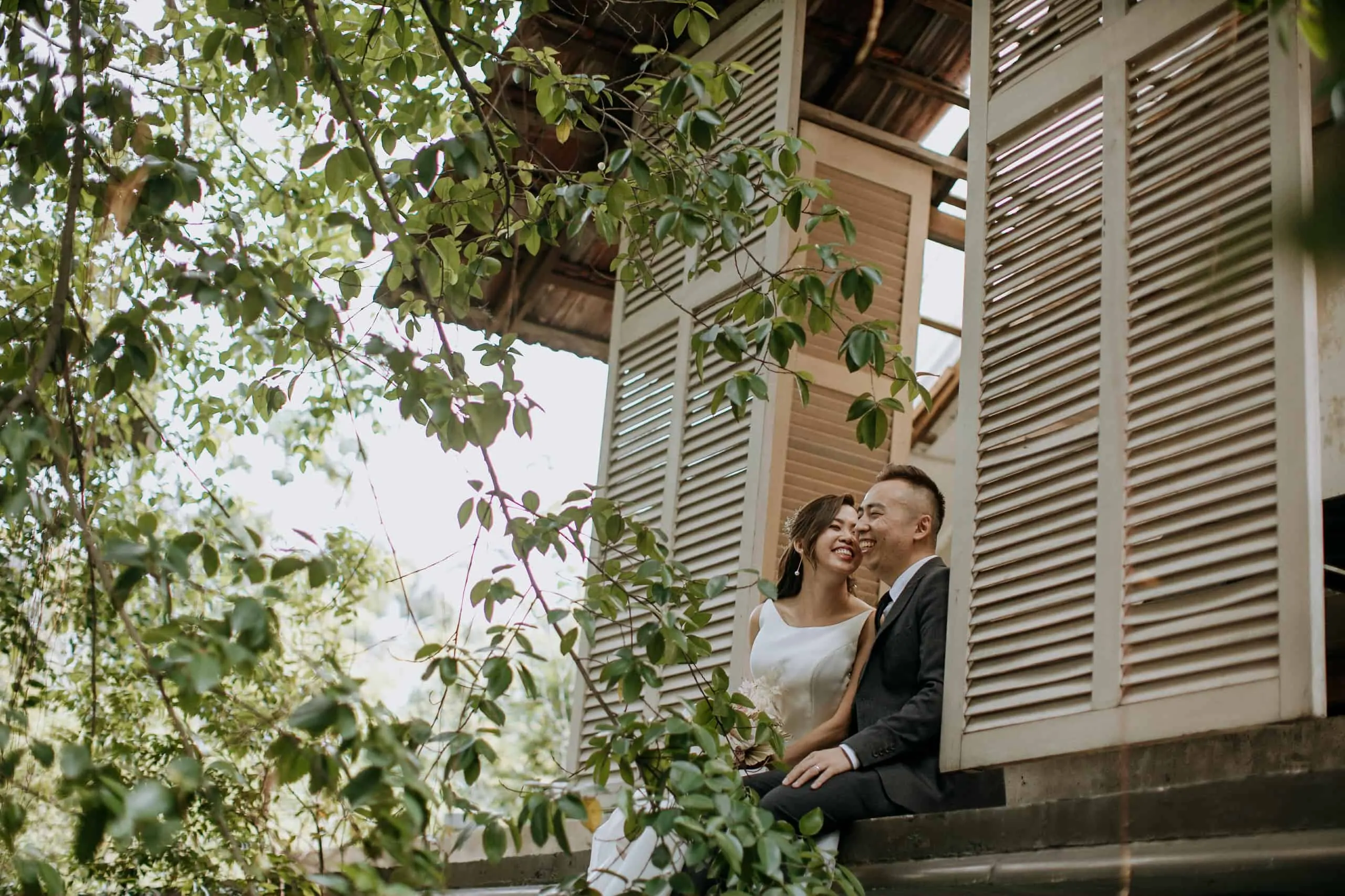 white olive green Rustic Wedding Sekeping Jugra cliff choong destination portrait and wedding photographer malaysia kuala lumpur bride and groom desert couple kiss romantic intimate moment scene bridesmaids beautiful gate crashing emotional moments