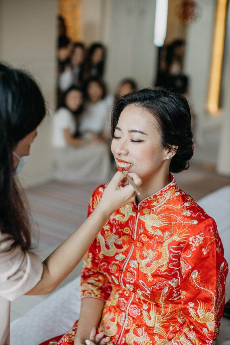 Bride on Red Chinese Kwa Moment Shot with Bridesmaids Wedding in Kuala Lumpur