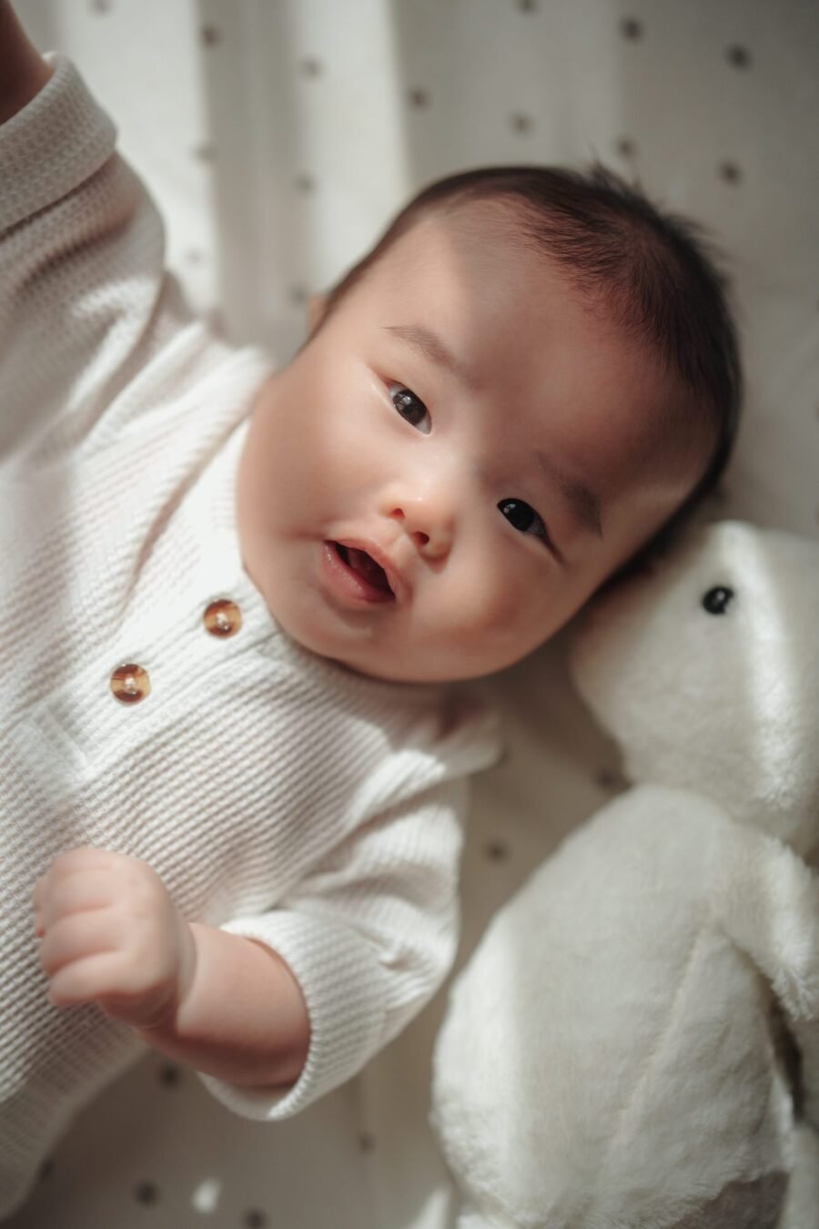 Happy baby in natural light at home – Cliff Choong Photography