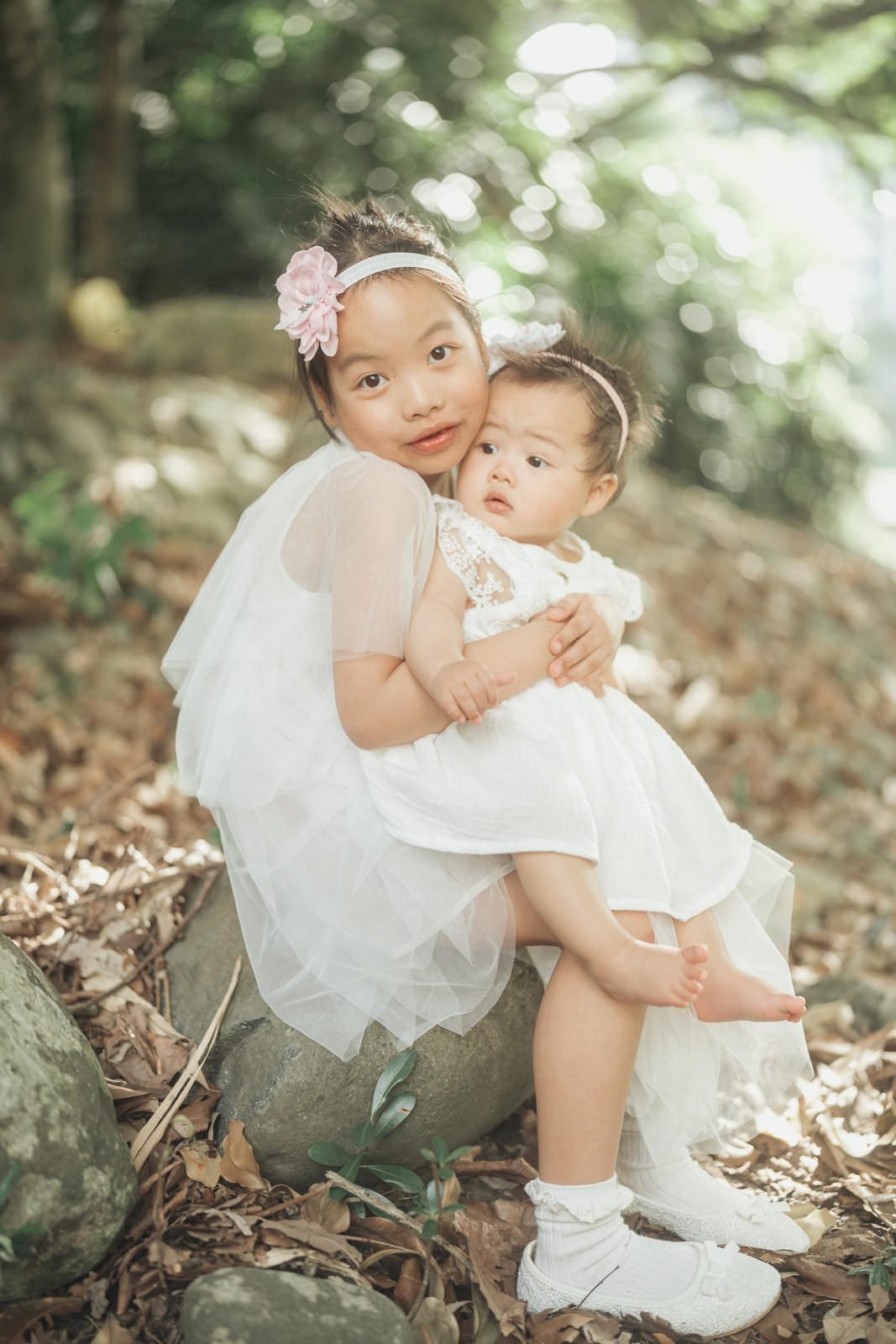 Golden hour family portraits with warm natural sunlight