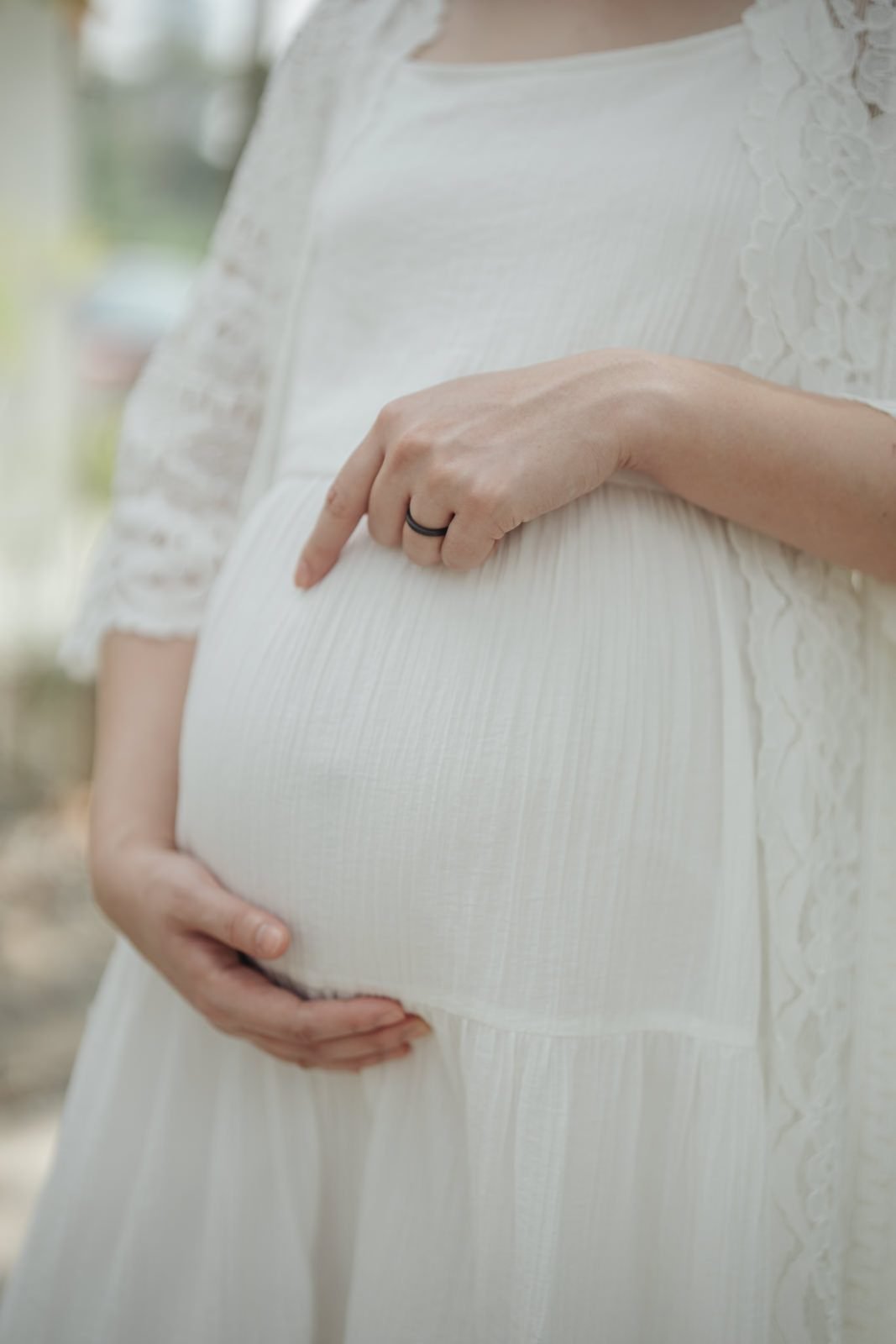 Pregnancy portrait in Kuala Lumpur with golden sunlight