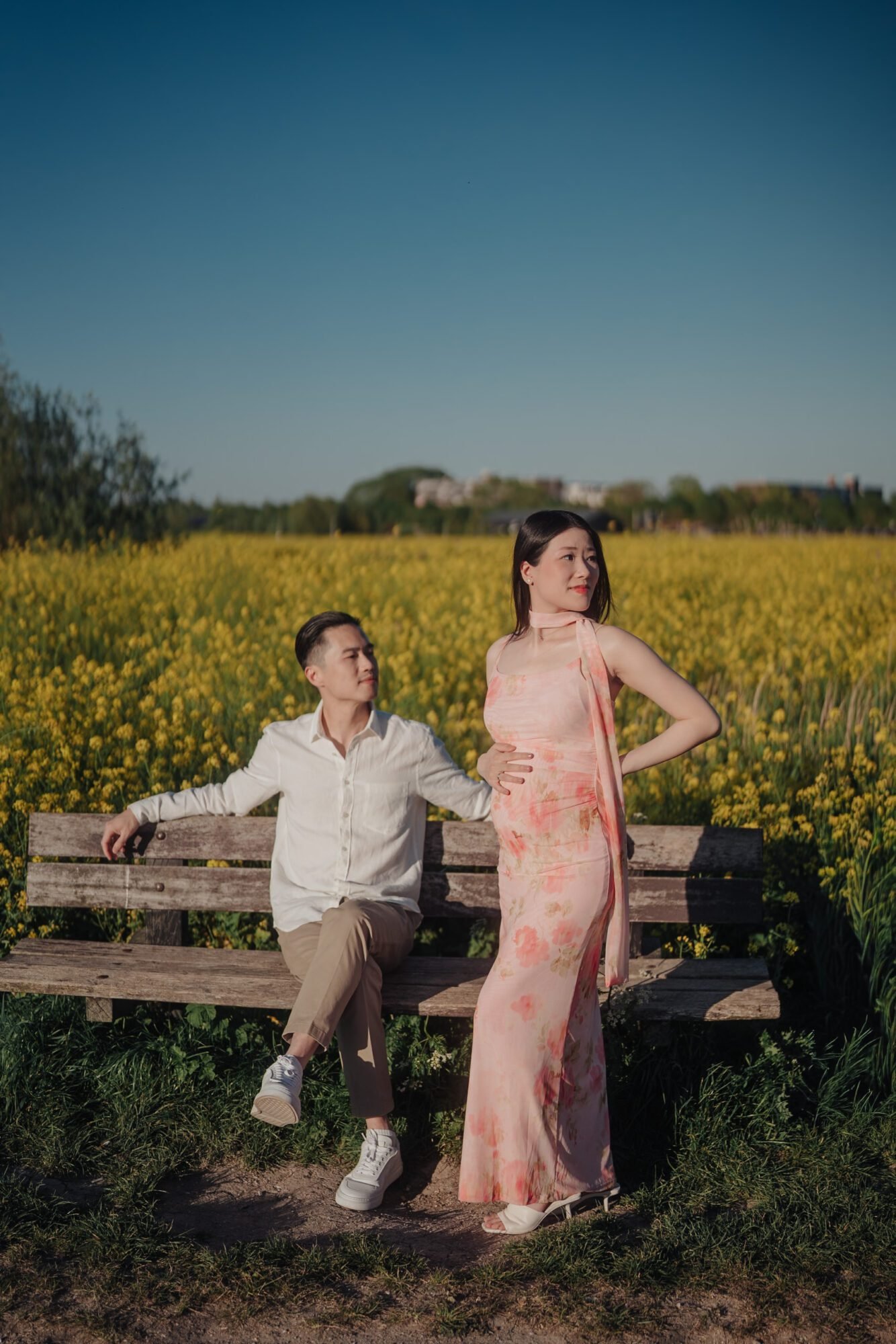 Outdoor pregnancy photography in Barendrecht scenery