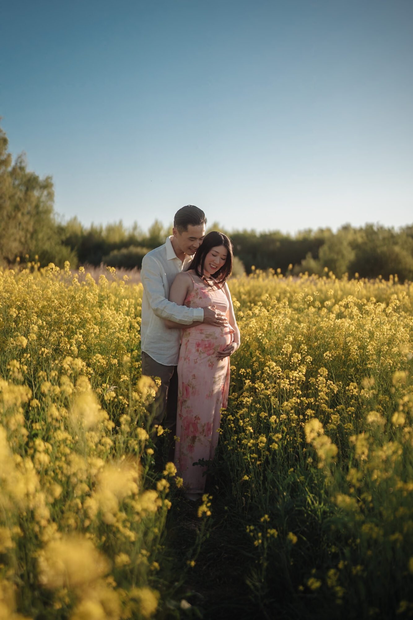 Relaxed outdoor maternity photoshoot in Barendrecht