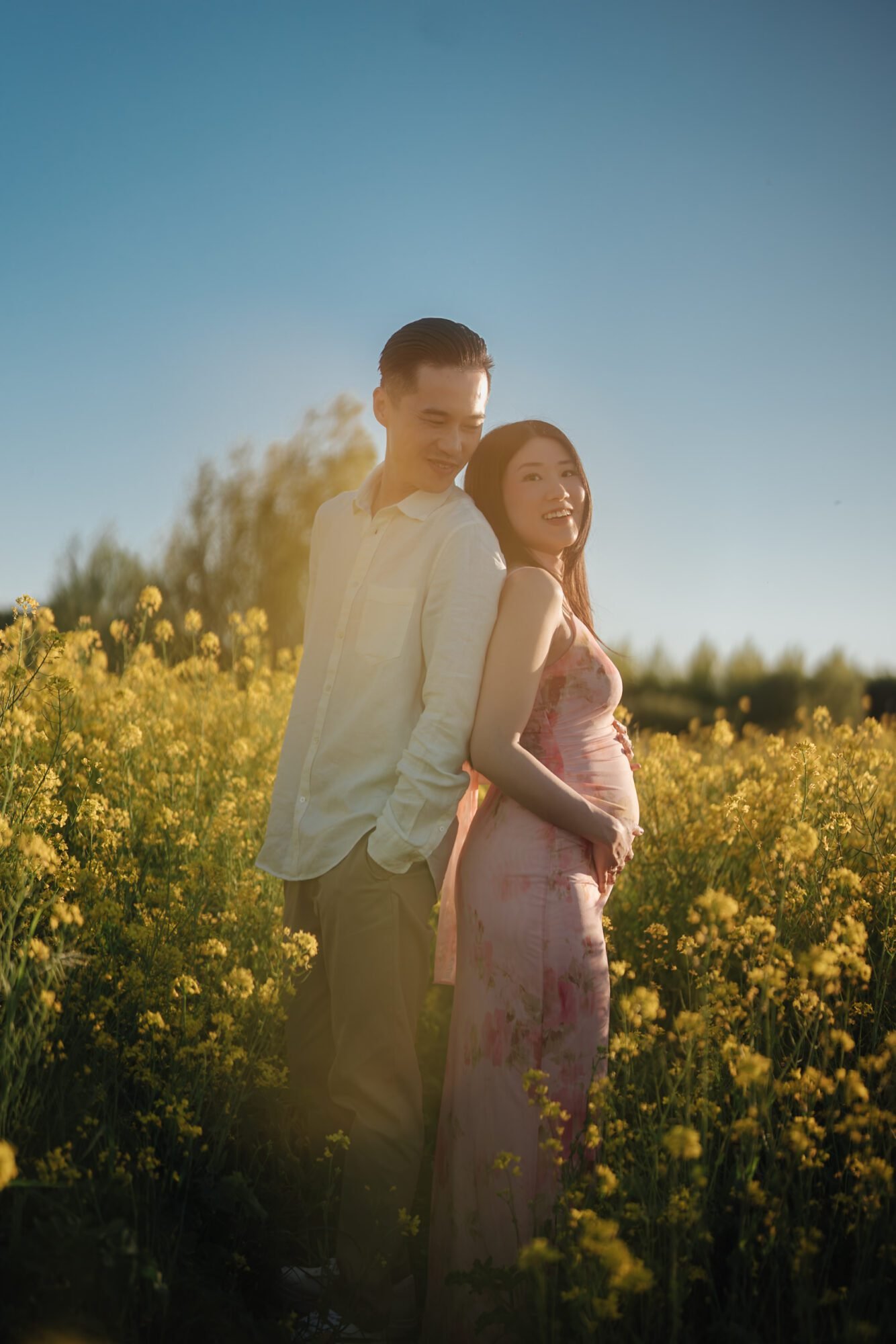 Relaxed outdoor maternity photoshoot in Barendrecht