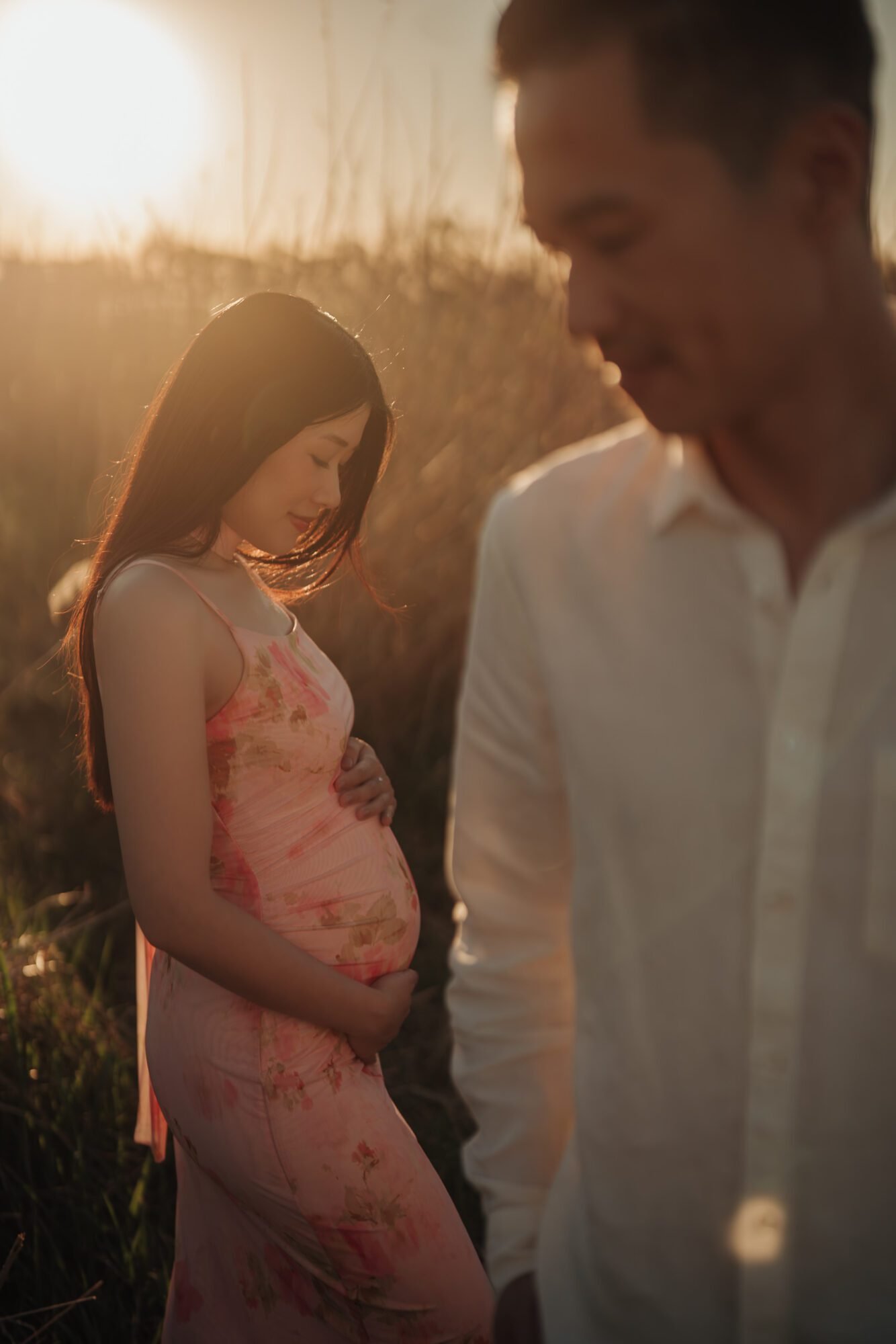 Outdoor maternity session Barendrecht during golden hour