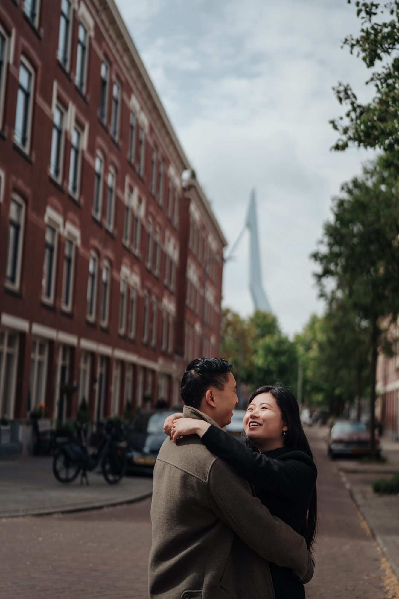 Romantic couple photoshoot at Erasmus Bridge and nearby streets