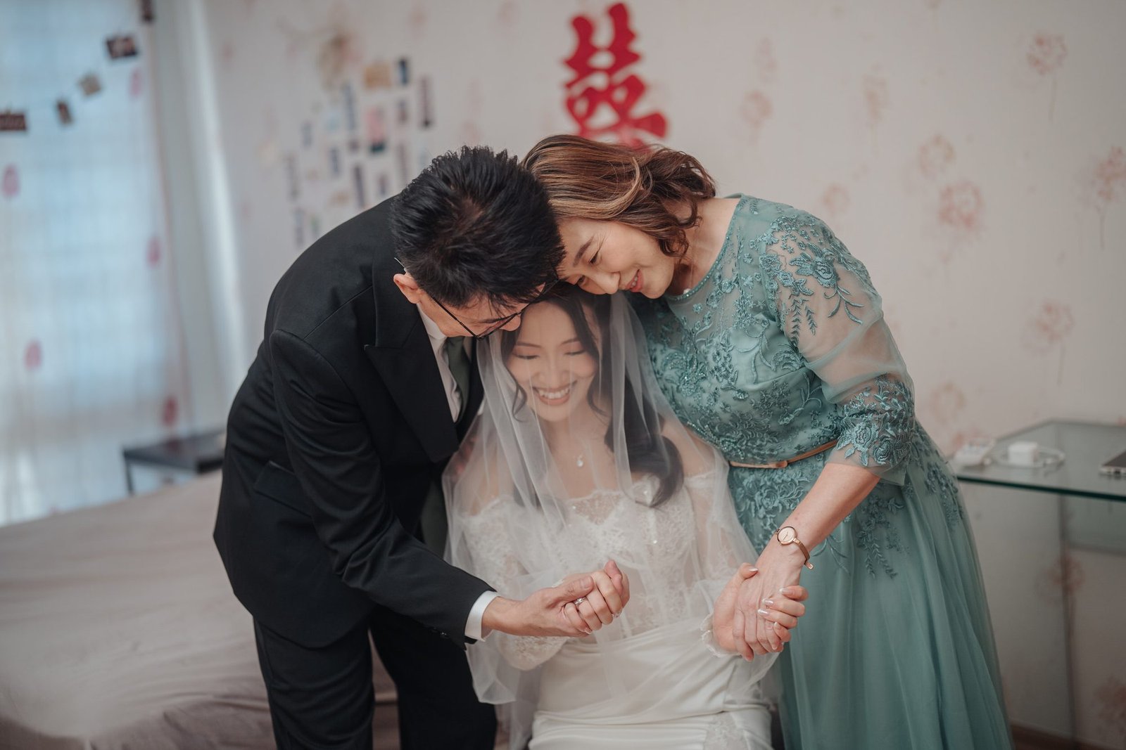 Silver sharing a quiet moment with her father before the ceremony